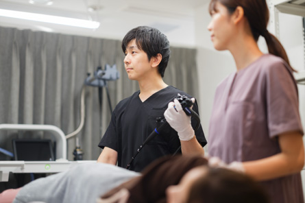 眠ったまま受けられる内視鏡検査｜胃・大腸同日検査含め1日完結可能